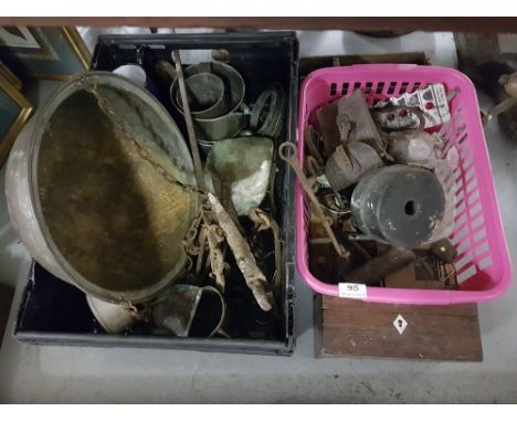 2 boxes – incl. brass pan, enamel jug, screws, clock parts etc