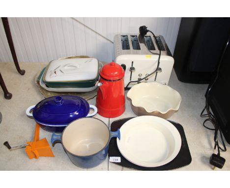 A collection of various kitchenalia 