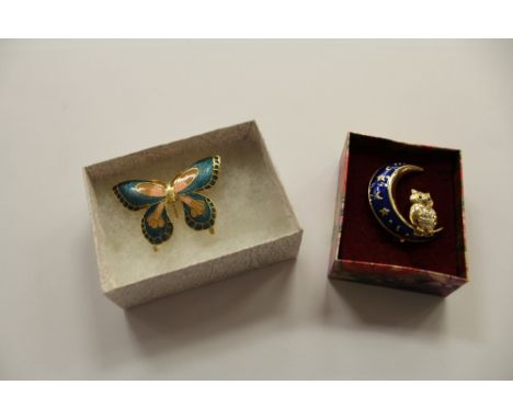 2 x boxed vintage enamel brooches