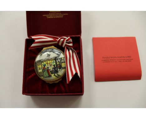 Halcyon Days Bilston 'Christmas' 1976 enamel box