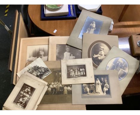 COLLECTION OF EARLY 20TH CENTURY MOUNTED PORTRAIT PHOTO'S 