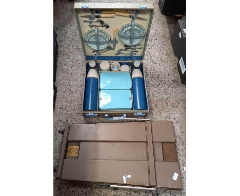 VINTAGE TROUSER PRESS &amp; VINTAGE PICNIC HAMPER