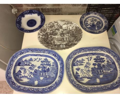 SHELF WITH VARIOUS BLUE &amp; WHITE MEAT PLATES &amp; PLATES INCL; 'THE HUNTER' BY MYOTT