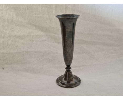 A CONTINENTAL SILVER (835 STANDARD) SPILL VASE
