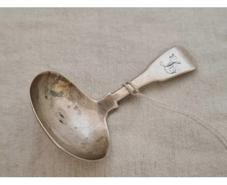 A GEORGE III SILVER CADDY SPOON, LONDON 1817 BY GW