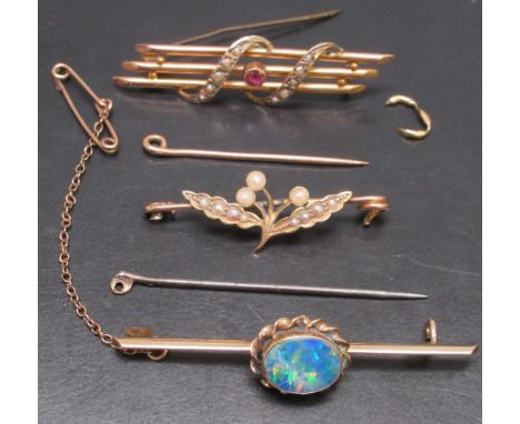 VICTORIAN 9ct GOLD MUSIC SCORE BROOCH SET AMETHYST AND SEED PEARLS, FLORAL BROOCH SET SEED PEARLS AND A 9ct GOLD 11mm x 8.5mm