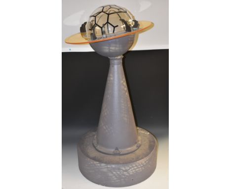 Star Trek Enterprise - a screen-used prop, Xindi Insectoid console  The Insectoids are a member of the multi species Xindi ra
