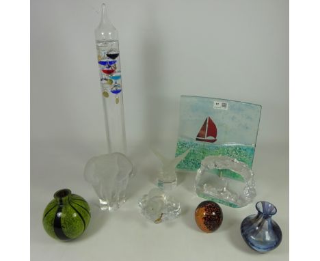 Glass animal sculptures, Galileo-Thermometer and other coloured art glass (9)   Condition Report   Click here for further ima