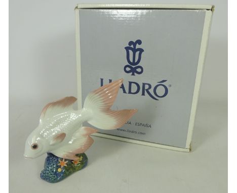Lladro 'Underwater Calm', fish no. 6860   Condition Report   Click here for further images, condition, auction times & delive