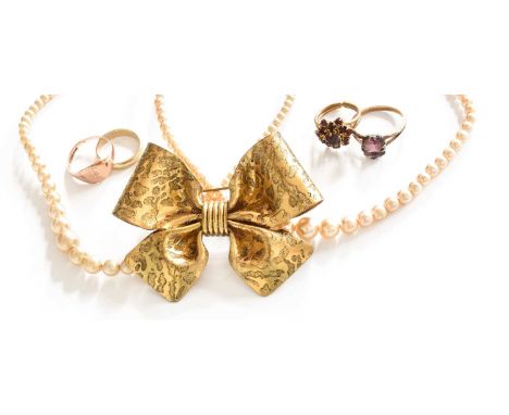 A Small Quantity of Jewellery, including a 9 carat gold band ring, finger size N; a 9 carat gold signet ring, finger size T; 