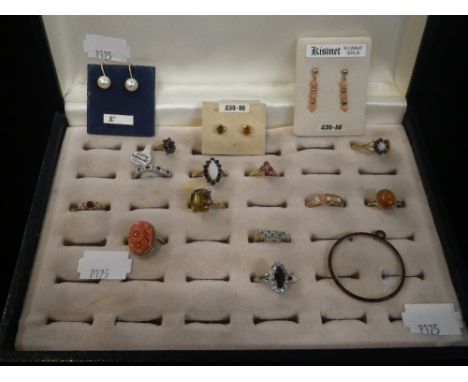 A COLLECTION OF 9CT GOLD DRESS RINGS, a silver ring, and three pairs of earstuds, in a fitted presentation case, 