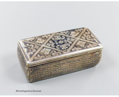   A 19th century Russian 84 zolotnik and niello rectangular snuff box, with trellis and scroll decoration, 87mm, (date rubbed