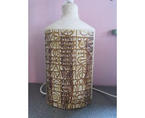 Tremaen Small Ruane Cornish Pottery large slab table lamp in Hiroglyphics design by Peter Ellerey. (similar to Troika, Shelf)