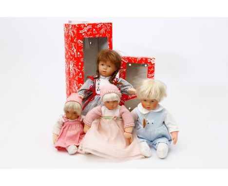 4 KÄTHE KRUSE Puppen, meist neuere Produktion, darunter 2 Däumelinchen und 1 Puppe mit Biegekörper, 25-34 cm, 2 mit Original-