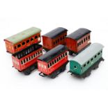 6 Personenwagen, Spur 0, LS, ein Dach fehlt, Z 3