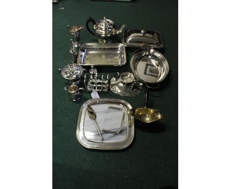 Silver plated wares, to include entrée dishes, teapot, jugs, toast rack, etc, (qty)