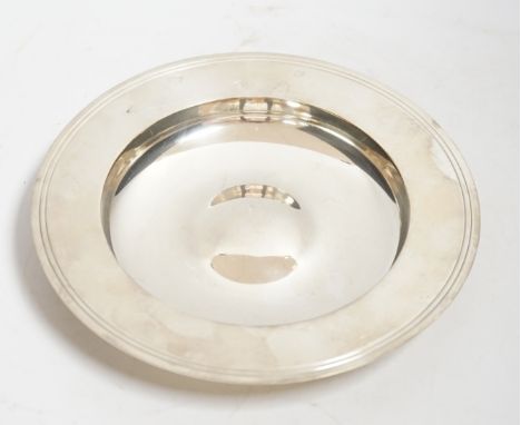 An Elizabeth II silver Armada dish, by Garrard &amp; Co, London, 1982, 19.8cm, 11.4oz.
