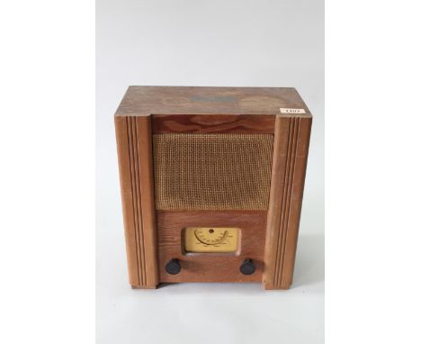 A WWII era civilian radio receiver (N.B. collectable item only, not tested)