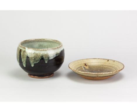 RICHARD BATTERHAM (1936-2021); a stoneware bowl covered in tenmoku and nuka glaze, diameter 15cm, and a dish covered in green