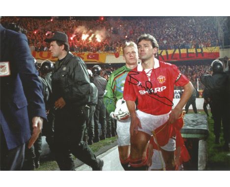 Brian Robson signed 12x8 colour photograph pictured during his time playing for Manchester United. Good condition. All autogr