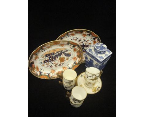 A pair of 19th Century porcelain oval shallow serving dishes decorated in the Imari palette, a collection of Worcester porcel