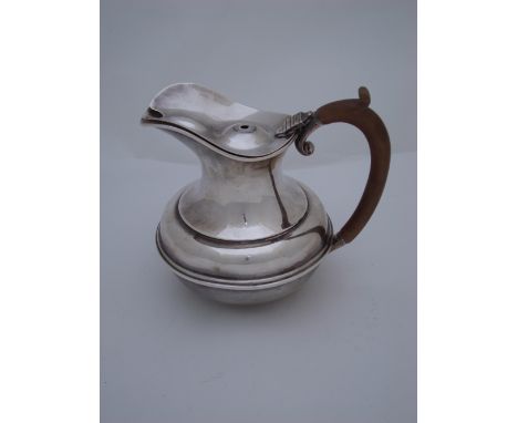 A silver coffee pot by SW Smith & Co, London, 1916 (missing finial), approx 467g. 