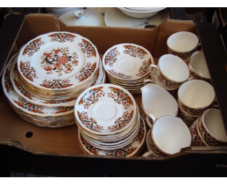 A Colclough bone china tea and dinner service, pattern E677 comprising eight dinner plates, eight dessert plates, twelve teac