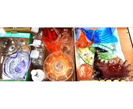 A quantity of art glass to include three orange Murano three-pronged basket bowls, a large amethyst-coloured splash-shaped bo