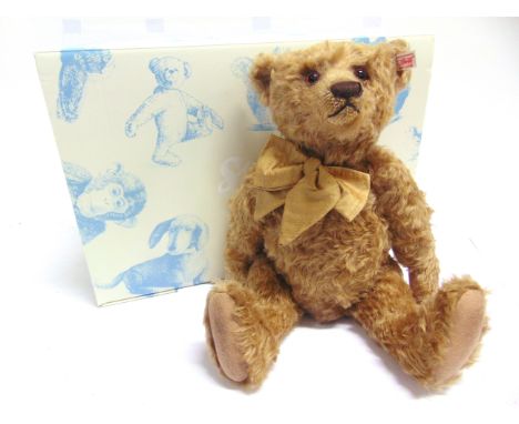 A STEIFF COLLECTOR'S TEDDY BEAR 'TEDDY BLUM -THE FAMILY HEIRLOOM BEAR' (EAN 681653)  dark blond, limited edition 130/1932, wi