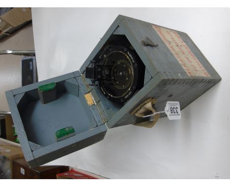 MILITARY HAND BEARING COMPASS TYPE 06A IN ORIGINAL BOX