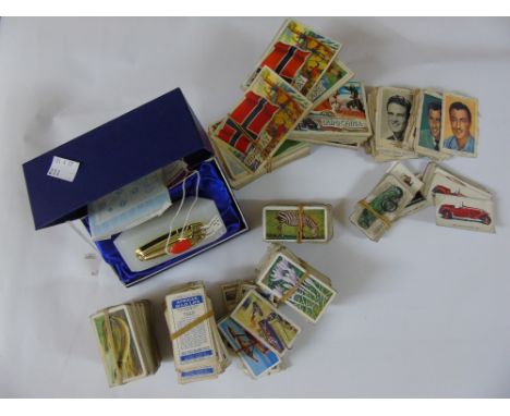 BOXED RONSON VARIFLAME TABLE LIGHTER & QUANTITY OF TEA CARDS