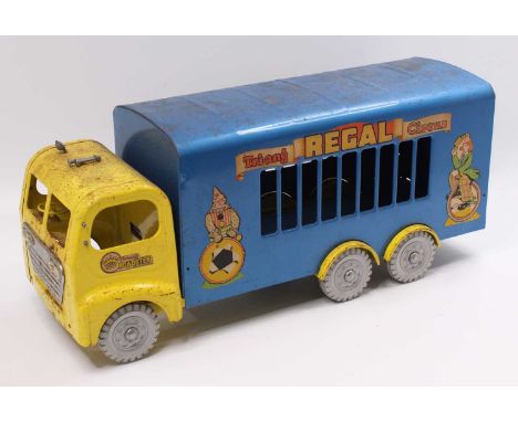 A Triang Roadster large scale pressed steel model of a Regal Circus animal transporter, comprising yellow cab and chassis wit