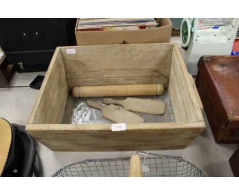 Light oak bakery box
