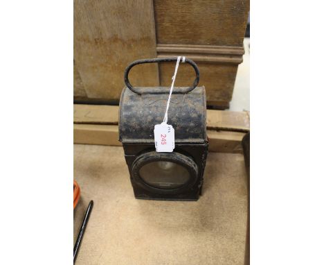 Railway oil lamp