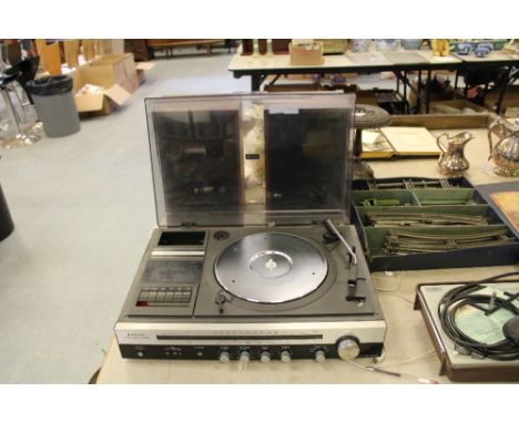 Sanyo record player and speakers