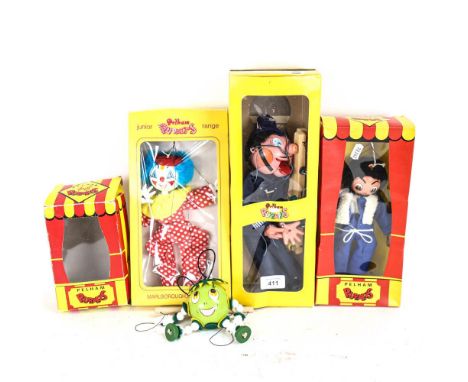 4 Vintage Pelham puppets in boxes, including clown and policeman 