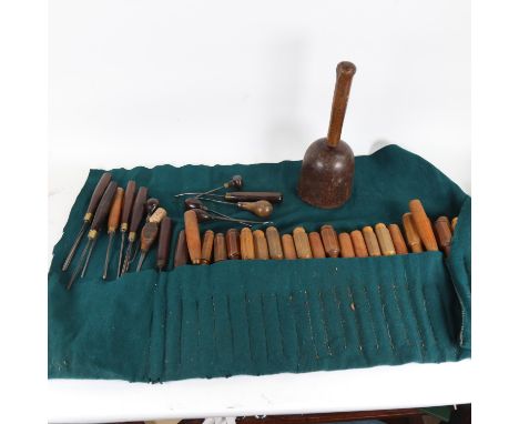 Various Antique carpenter's woodworking tools, including rosewood-handled chisels etc (boxful) 