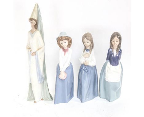 4 NAO figures, tallest 32cm 