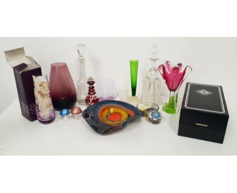 SELECTION OF GLASSWAREincluding a boxed Caithness vase and another similar; a Dillon Clarke colourful shaped glass centre bow