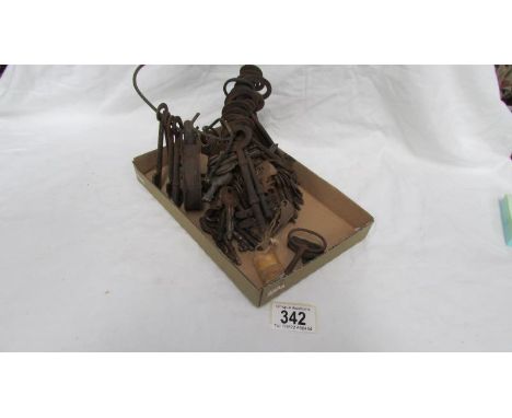 A quantity of vintage keys