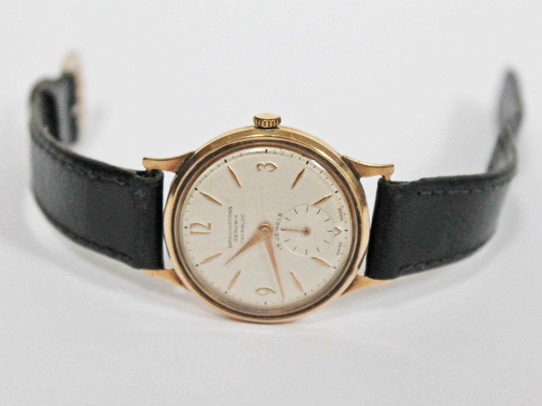 A hallmarked 9ct gold Bravingtons Renown Incabloc wristwatch with ...