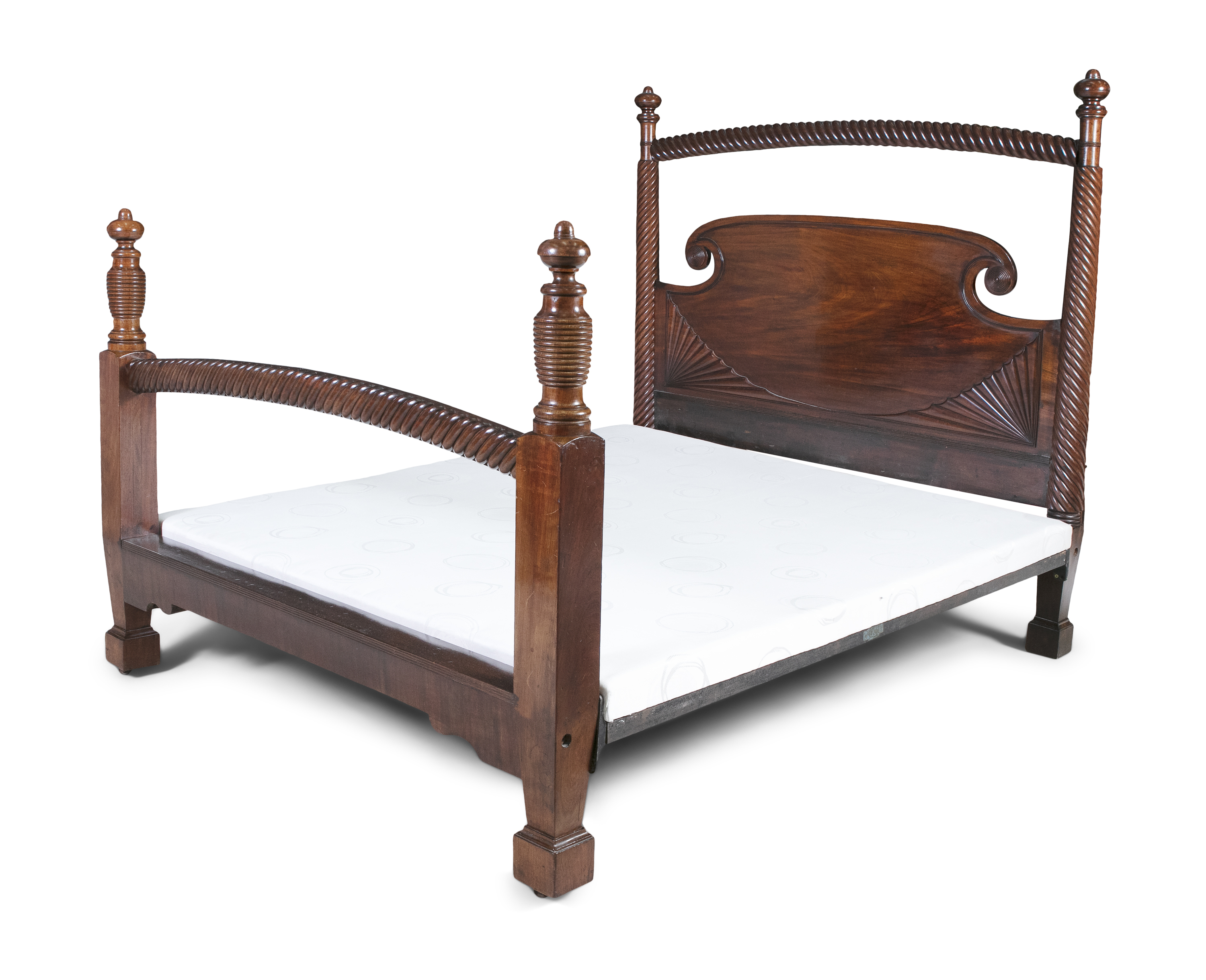 AN EARLY 19TH CENTURY IRISH MAHOGANY FRAMED DOUBLE BED, probably Cork