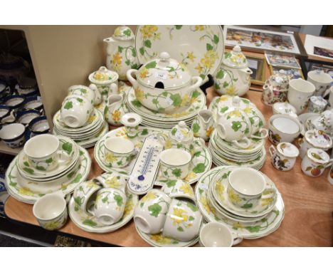 A fine part tea and dinner service by Villeroy and Boch in the Geranium design all pieces seeing little to no wear or use.
Ve