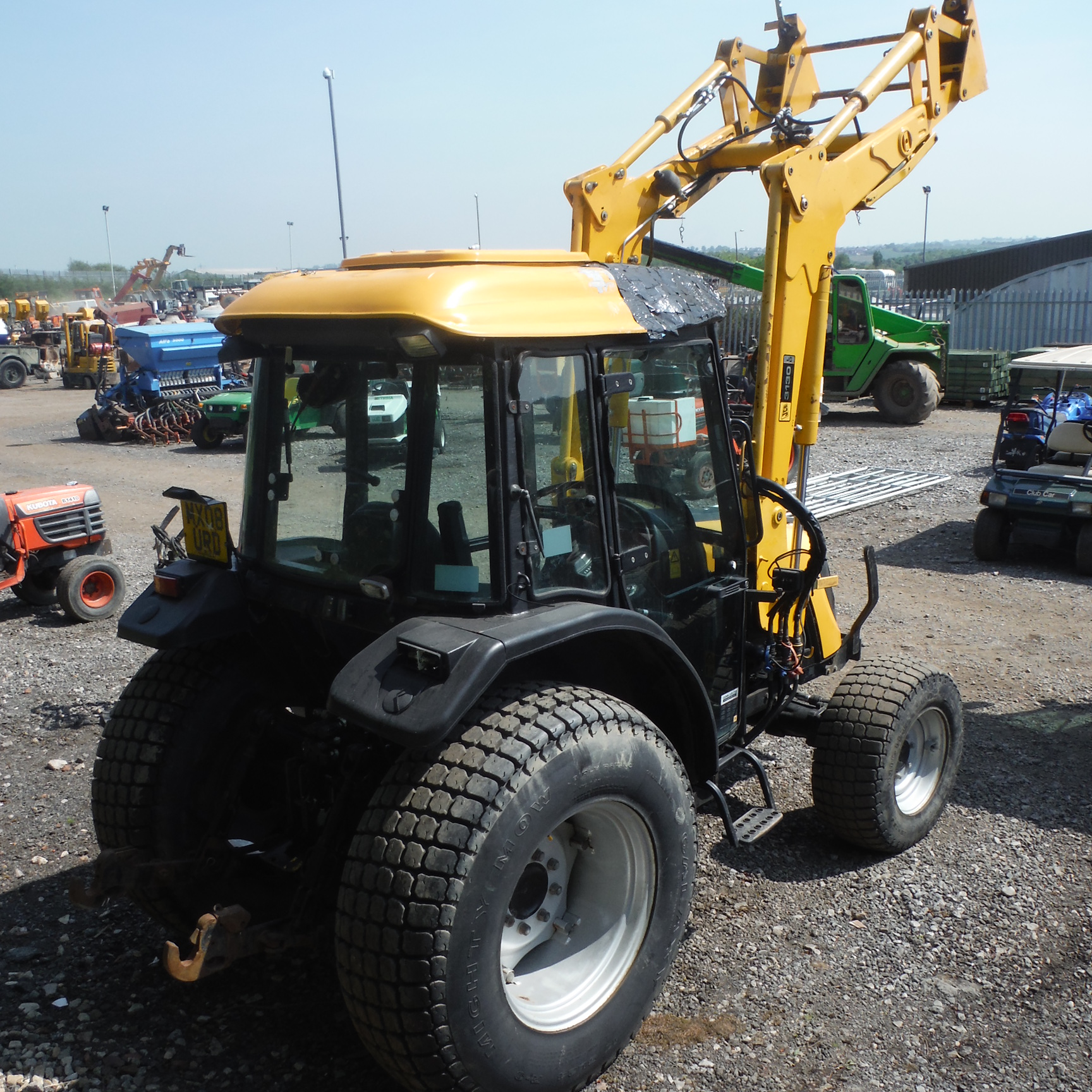 2008 JCB 354 4wd tractor c/w 3point linkage, front loader & bucket