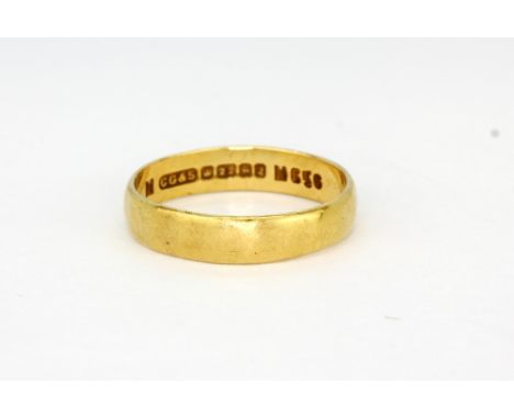 A 22ct yellow gold wedding band, (L.5), approx 2.9gr.&nbsp;