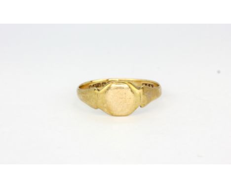 A 9ct yellow gold signet ring, (M), a/f, approx. 1.8gr.&nbsp;