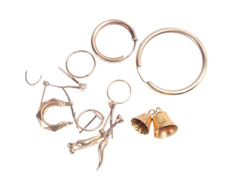 Various 9ct gold jewellery, including bell charm, hoop earrings etc, 5.1g gross . Condition Report:Lot sold as seen unless sp