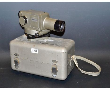 A Topcon automatic level model AT-M3, serial number 1220730,cased.