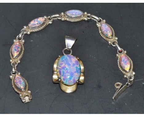 A Mexican 925 silver/opal bracelet and pendant