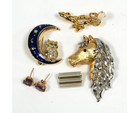 PAIR OF 9ct GOLD STUD EARRINGS each set with an oval amethyst, 1.8 gms and three model costume BROOCHES (5)